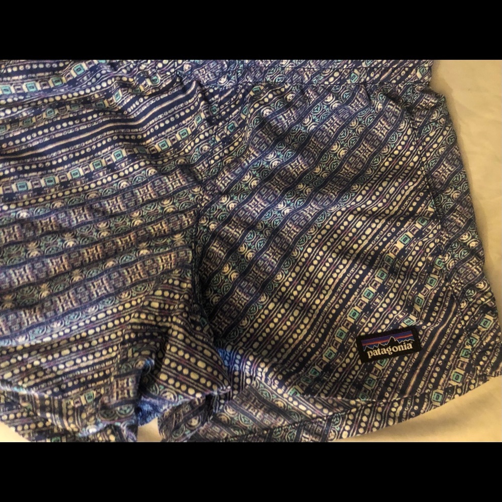 Patagonia girls shirts